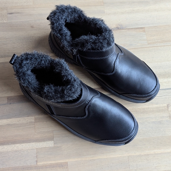Orthofeet Women's Black Winter Boots with Faux Fur Lining - 2E Extra Wide - Picture 3 of 9